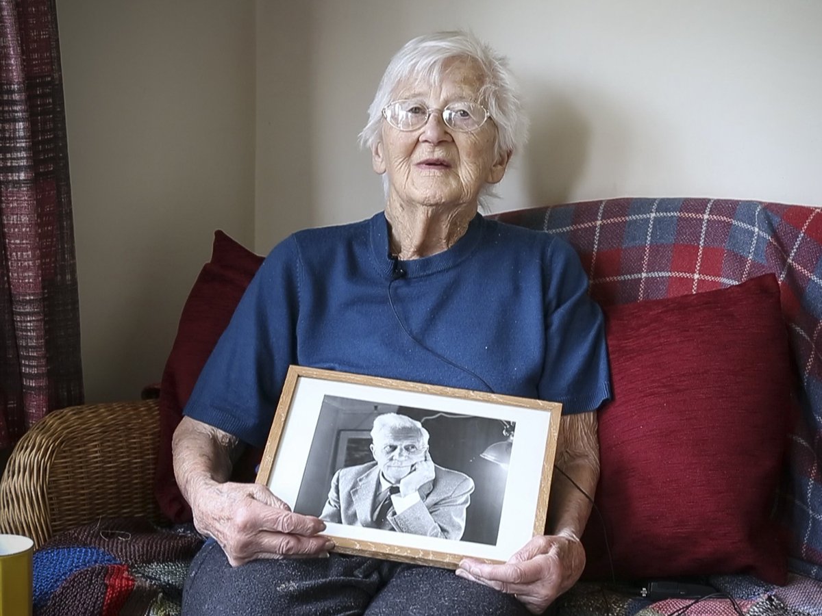 RAF_Cosford's tweet photo. Wonderful today to spend time with Mary Stopes-Roe (the eldest daughter of Bouncing Bomb designer, Barnes Wallis) and share memories of her father. She was also very kind to pass on her best wishes to everyone taking part in the @DambustersMiles event @RAF_Cosford on 16/17 May. https://t.co/Z5xFssyyZx