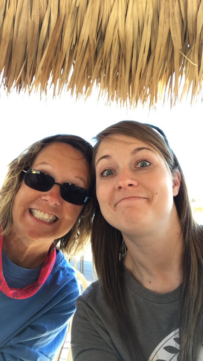 ukk8e's tweet photo. No one makes beating the winter blues better than a mom! #togetherTODAY @TODAYshow https://t.co/84MtjXGJnt