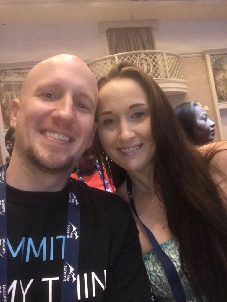 Awards day! With my better half <a href="/MKeiling/">Monica Keiling</a>. #Summit2018 #TMT #Mightiest #TeamKeilingIt