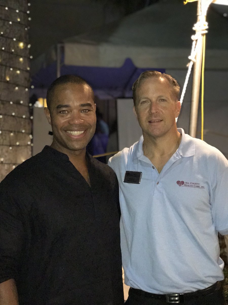 AllCountyHealth's tweet photo. We had a great time at the Las Olas Food & Wine Festival - Helping the community understand #COPD with the #AmericanLungAssociation #ACHC #AllCountyHealthCare #oxygenbar #FusionHealth https://t.co/phu7ZaIFkj