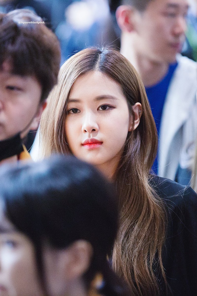 squareblackpink's tweet photo. ㅋㅋㅋㅋㅋ 챙랑단님들이 넘 조와해주셔서.. 180420 채영.. https://t.co/ZOBzdIJ7wK