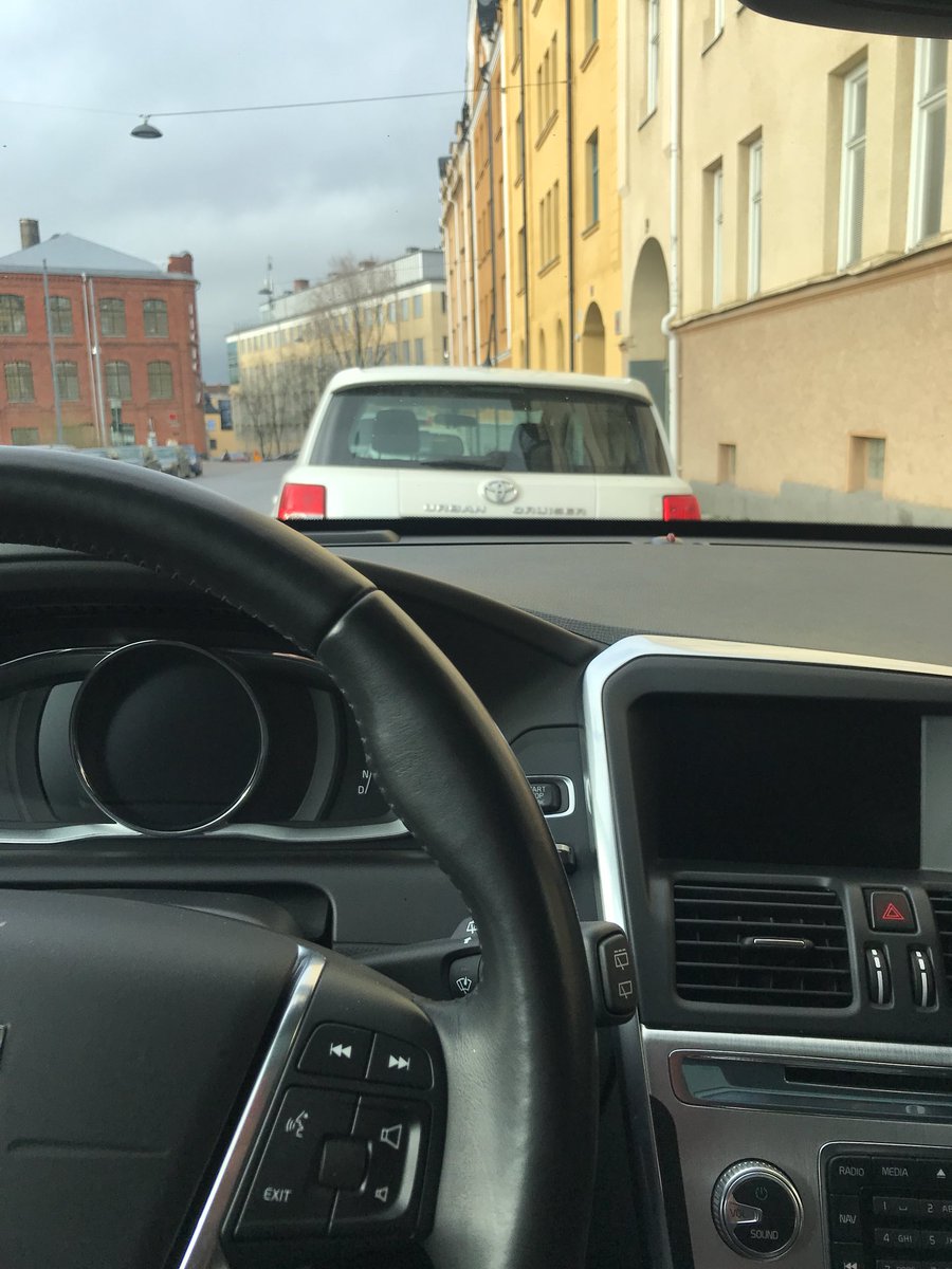 DavidAsphage's tweet photo. Ladda om efter en tuff dag på jobbet, nu upp till Sigtuna för några dagar RUT tillsammans med en massa härliga skolledare! #rut #rektorsutbildning #sigtuna #internat #sliten https://t.co/hJVtTnwXpl