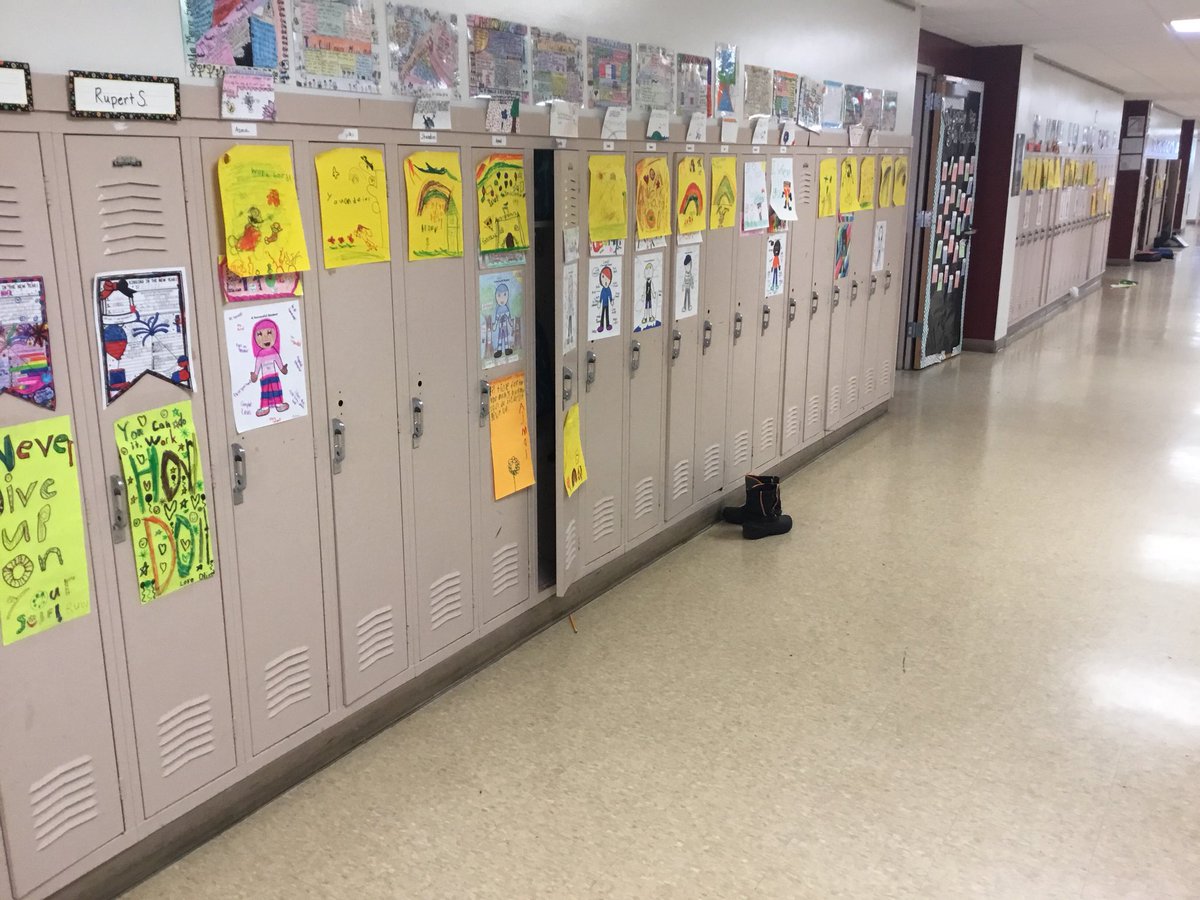 EXPO Elementary primary grade students provide words of encouragement for their older schoolmates #RockTheMCA’s #EXPOElementary