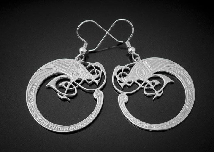 TainSilver's tweet photo. This Celtic Bird Earrings (silver)  is a piece from Tain Silver's growing selection of handcrafted silver jewellery. Each item is created with care and attention to detail. Tain Silver designs take inspiration from ancient Celtic texts, pictish legends, … https://t.co/3Yr2VcDMch https://t.co/9RoiOuKQDO