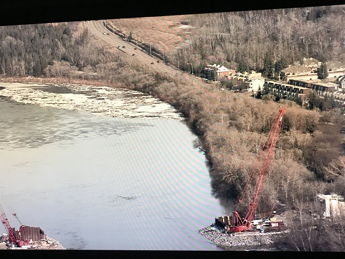 CMeadows_'s tweet photo. Forget #Princewatch 👑. This is #accidentalbeach watch. The surprising and beloved Accidental Beach is still under water/ice. #yeg #yegwx https://t.co/ASb04tBrso