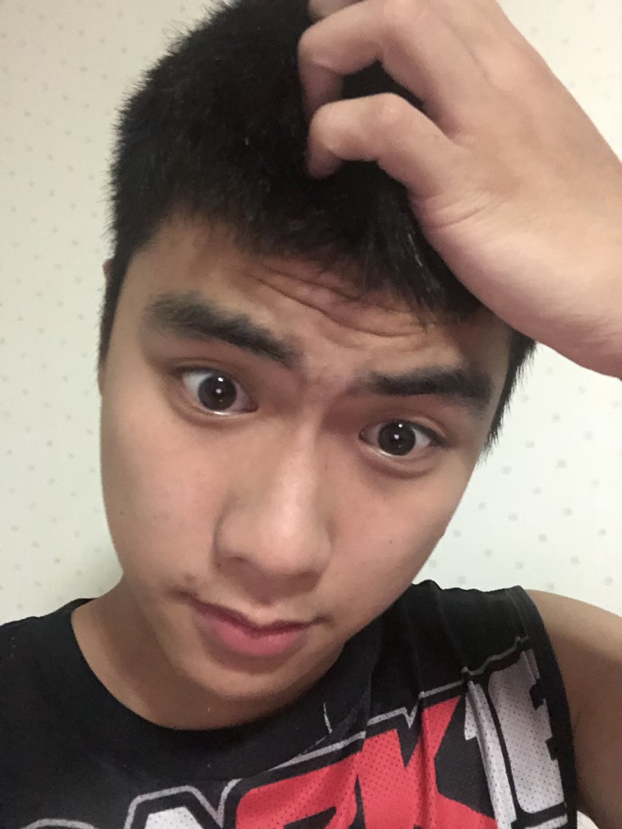 ohmpawatt's tweet photo. ไม่ได้เล่นทวิตนานเลย55 คิดถึงทุกคนนะคับ รีบนอน ทาครีม แล้วเดี๋ยวสิวก็จะหายไป55555555 เปล่งเบย😂 https://t.co/Yps7j9so05