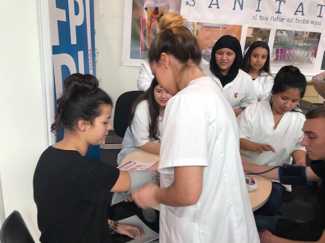 ins_tremp's tweet photo. Sortida a Lleida dels alumnes del Cicle d’Atenció a la dependència i Cures auxiliars d’infermeria.
Hem visitat dos centres sociosanitaris: l’associació Aspid Lleida de discapacitat física i l’associació Down Lleida. També hem anat a la fira de Formació professional. https://t.co/n2MiW6ftIj