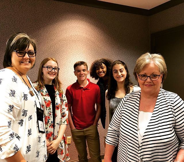 HSJATrojans's tweet photo. Mrs. Dixon, HSJA Librarian and Mrs. Hamilton, 8th grade Language Arts teacher will present along with Nina, Blake, Marly and Tillie. https://t.co/fPQXpYcbpP https://t.co/VQXT8cRKkO