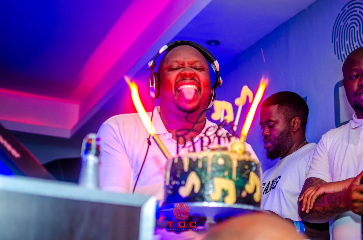 tocpmb's tweet photo. #OneSphectaculaNight ๐ฅ๐ฅ #tocpmb ๐ #kindahoodkindaclassy #stylishpeople #goodmusic #greatvibe #vip #hubblybar #outdoorchillarea #safeparkings #imbali #pietermaritzburg #southafrica ๐๐ https://t.co/gv9KwLS82t