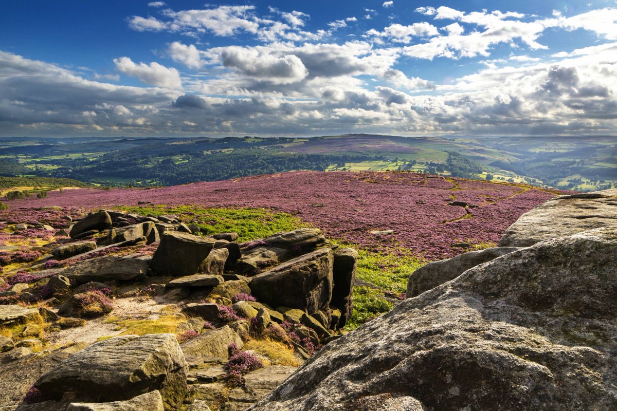Rabbies_Travel's tweet photo. Happy #StGeorgeDay! It's a perfect day to show off some of #England's stunning beauty, don't you think? https://t.co/hbei6JUcgl