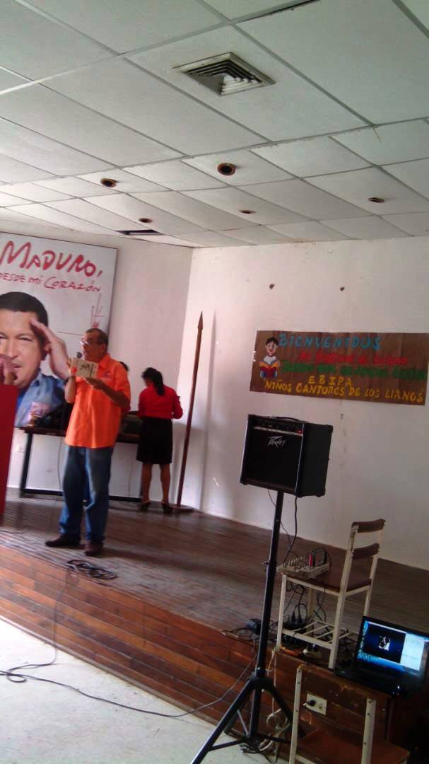 funicllano's tweet photo. En el día del Libro y del Idioma lanzamos desde Niños Cantores de los Llanos en SnFdo el Primer Festival por un Apure Lector Edic. 2018 #20DeMayoVamosVenezuela #TodosConMaduro https://t.co/OKuWweq67t