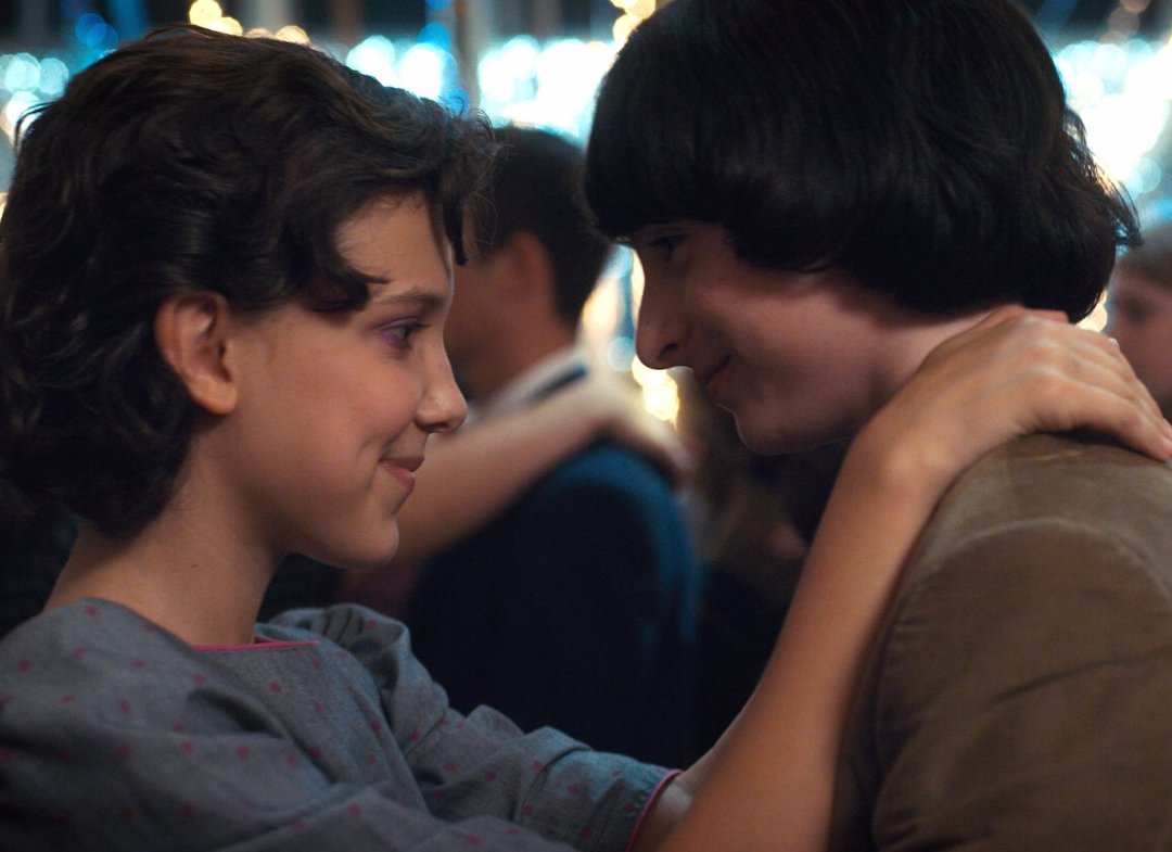 StrangerNews11's tweet photo. #StrangerThings 🚨👽¡Nueva información del Rodaje!👽🚨

Por lo que nos han contado, una de las primeras escenas de la Temporada 3 será una conversación telefónica entre Eleven y Mike...☎️

Esa misma escena está siendo grabada hoy mismo...👽🎥 https://t.co/tLeTJBpthr