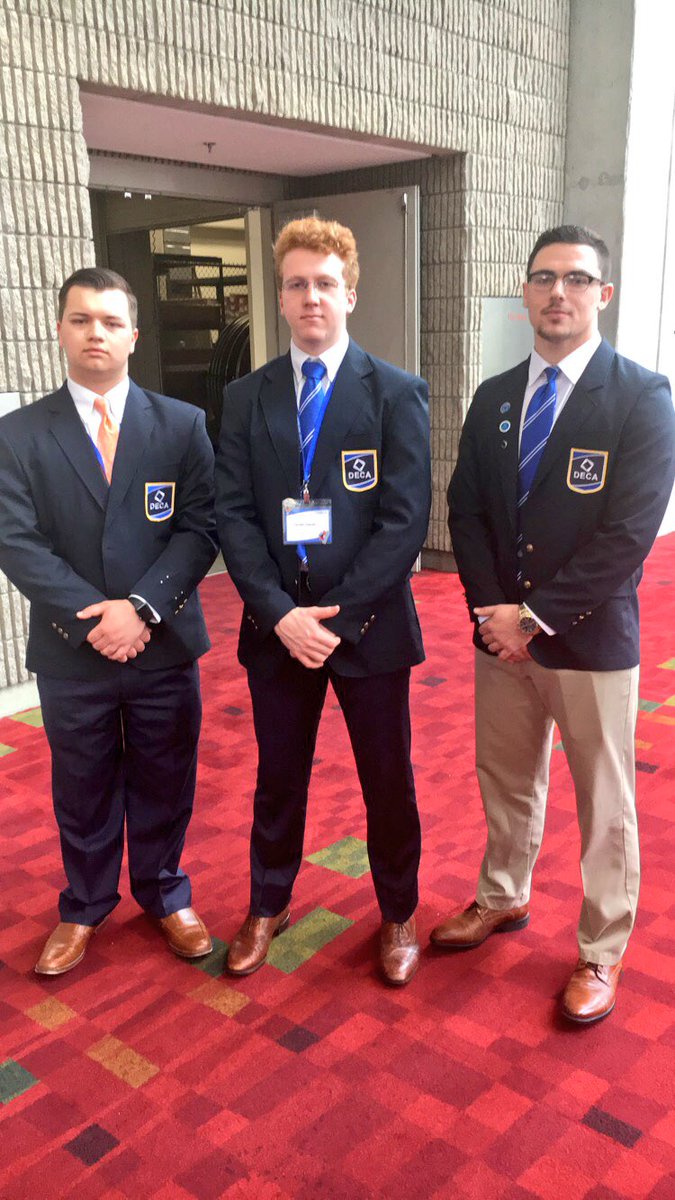 CentervilleDECA's tweet photo. Financial Consulting
 #reppinOHIO #Limitless @Ohio_DECA #ICDC2018 #atlanta https://t.co/msscU5eMgs