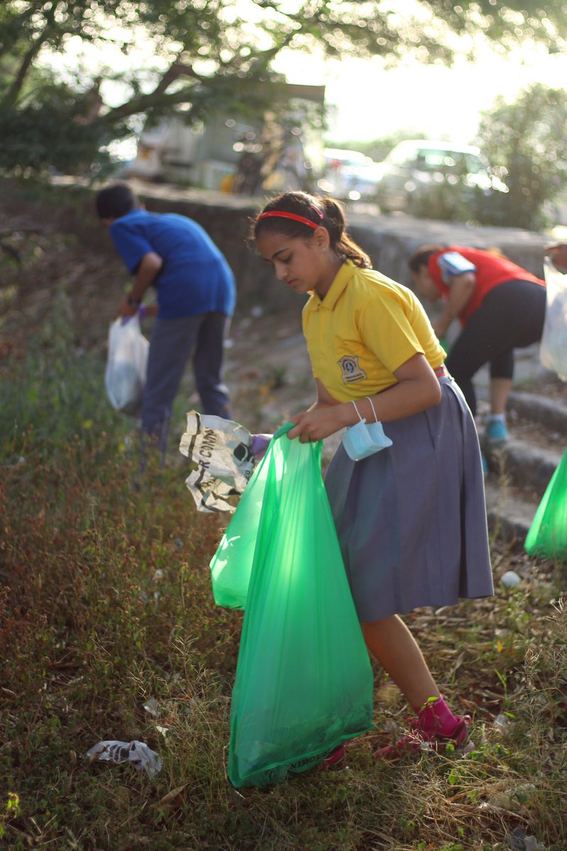 RunClubIndia's tweet photo. “Run and clean “ Chandigarh #runandclean #Chandigarh #Plogging #SwachhBharatMission #SayNoToPlastic #stoplittering https://t.co/zEVo1bZEYJ