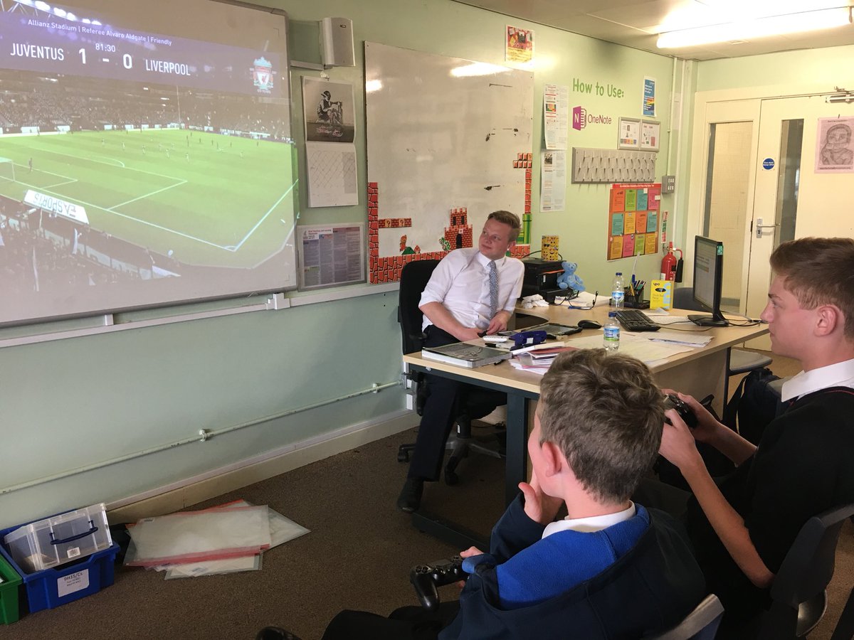 Ecco_CAQR's tweet photo. A tricky first round tie for Danny and Harry. Drawn against each other in the CAQR derby. Danny was victorious with a smash and grab 1-0 win! 💚💚💚 @EccoChurchill @ECCOCABS https://t.co/0wbV6lTZi3