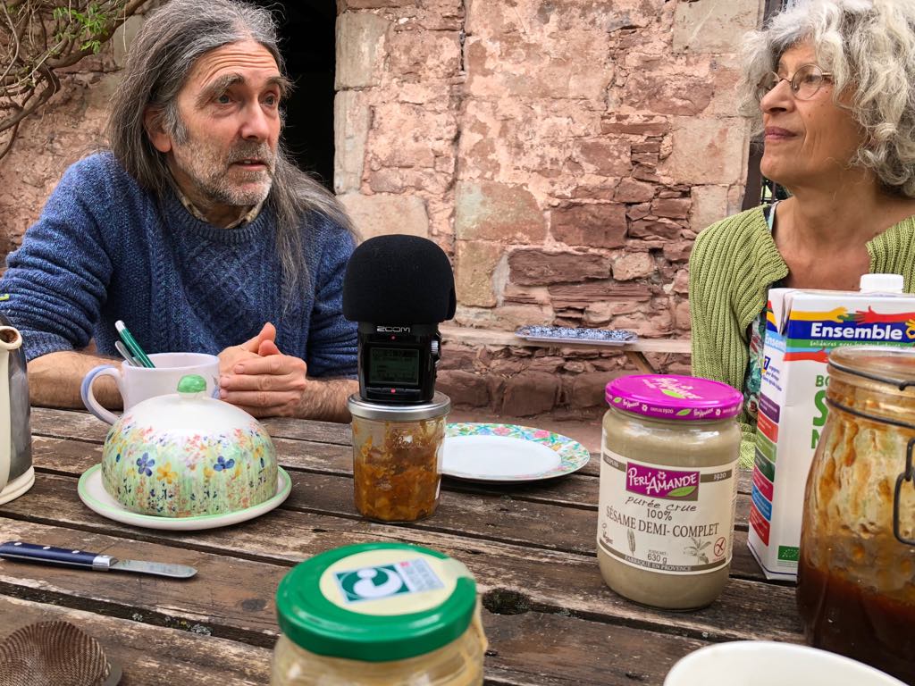 Ce week-end nous étions à l'Oasis de #Lentiourel, en #Aveyron. Nous y avons rencontré Jacques et Elisa, les co-fondateurs de cet #écolieu. 🌿
Le temps s'est suspendu, là où des femmes et des hommes ont décidé de prendre soin de la Terre et de la Vie. 
cc <a href="/mvtcolibris/">Mouvement Colibris</a>