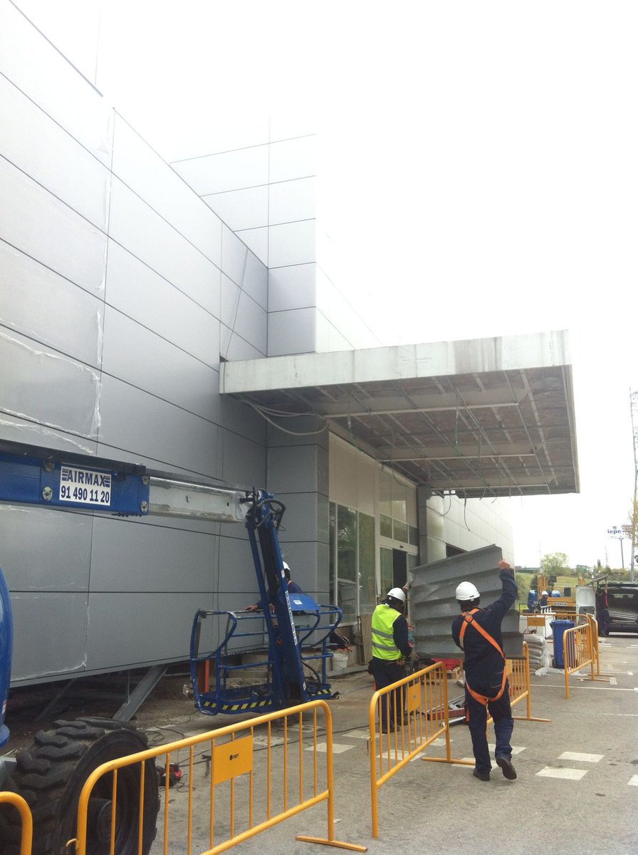 Últimos avances de la fachada en San Sebastián de los Reyes
1. Antes
2. Después