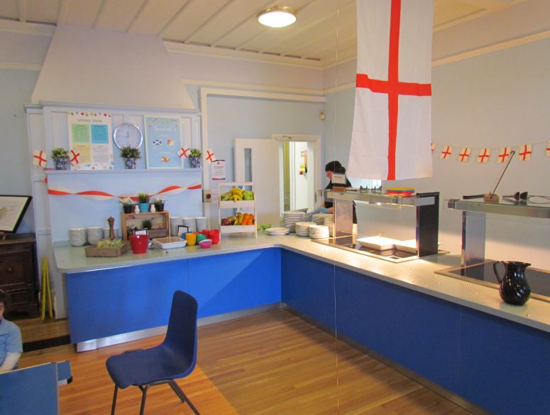 StHildasBushey's tweet photo. Celebrating with a St George's Day lunch @StHildasBushey https://t.co/CS0QRAreio