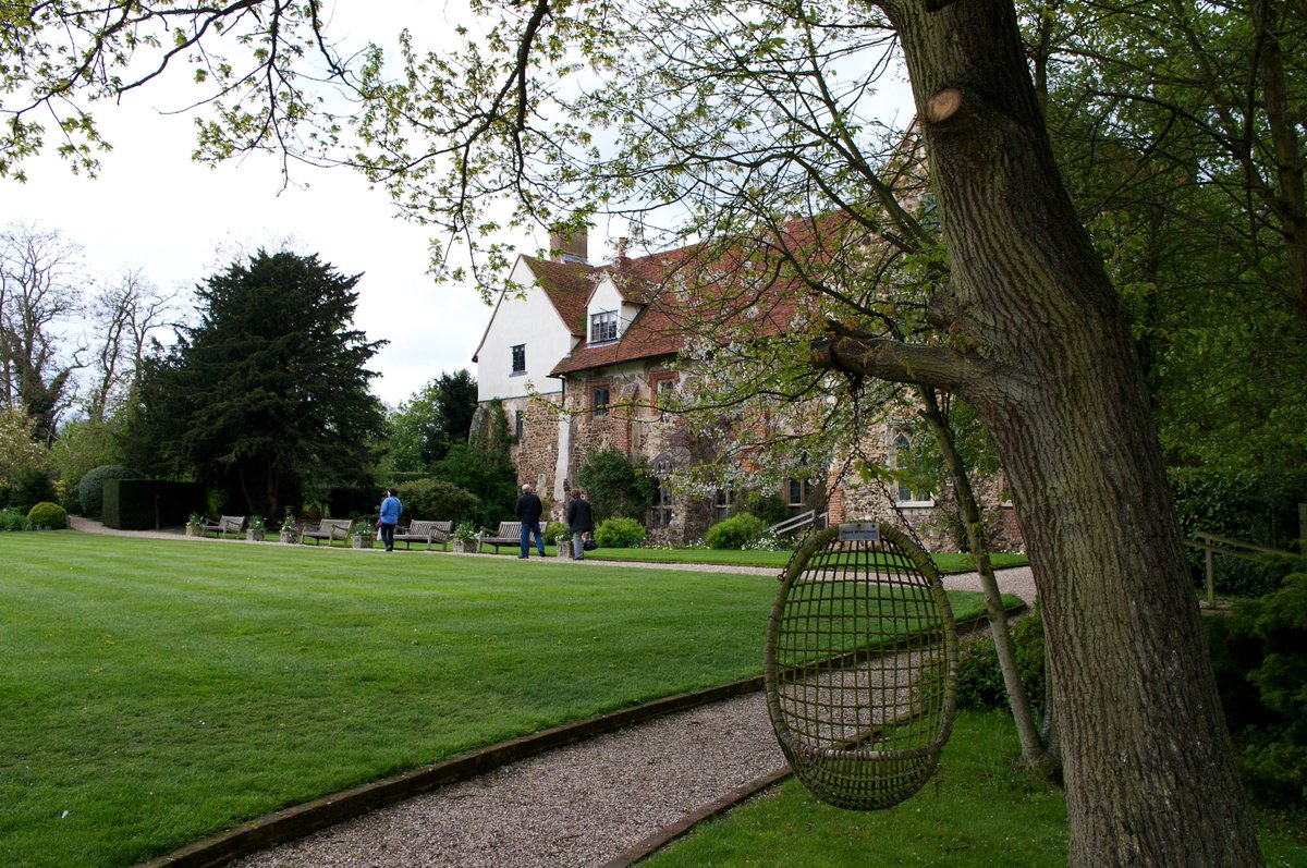 Essexlife's tweet photo. This #Essex weekend explore the beautiful gardens of @BeeleighAbbey ⛪️ enjoy live local music while browsing the exhibitions of @firstsite �� or pick up a bargain at the @ValMansion vintage fair 🛍️ + loads more! 

>>>> https://t.co/YxiiYdrLtv https://t.co/znjzFfCznc