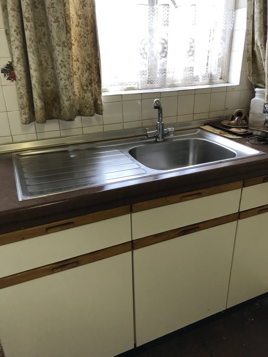 RustingtonClean's tweet image. #extremecleaning #hoarder 2/2 #previoustweet dm for quote