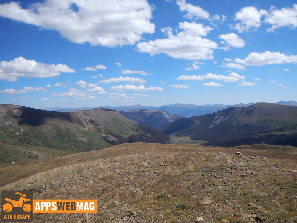 ATVESCAPE's tweet photo. yeah it's Monday... but... you could be riding here! #IWantToRide #mondaysucks #wouldyouridehere #atvescape #atvutvescapemagazine #colorado https://t.co/5vejqeHSQy