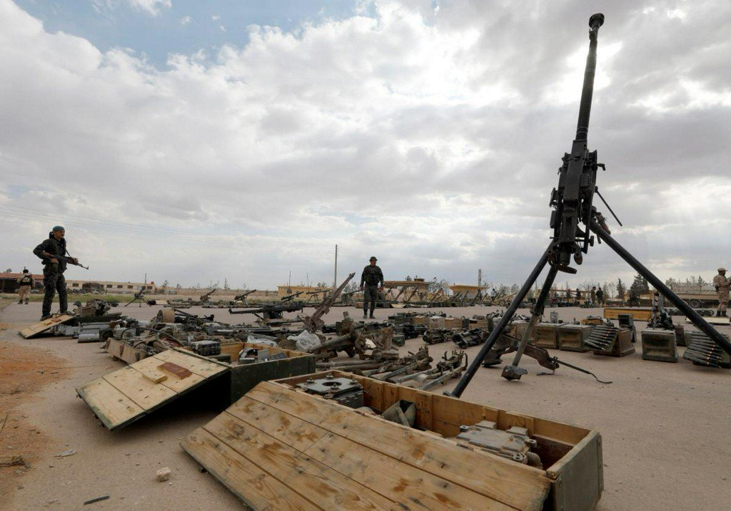 Reuters's tweet photo. Syrian army targets south Damascus insurgent enclave https://t.co/tg0zQZMkw5 https://t.co/asQD6uYmv3