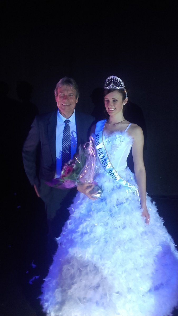 RPF_Grasse's tweet photo. . @JEANRENELAGET assistait au Gala de #MissGrasse 2018, belle soirée d'élection de Eléa FIEVEZ comme nouvelle #MissGrasse2018. #Félicitations à elle et encore merci à tous, public comme jury. #Grasse #Grasse06 #PaysdeGrasse #AlpesMaritimes #France - #RPF #RPFJ #RPFGrasse #Laget https://t.co/fAK4wmCI6y