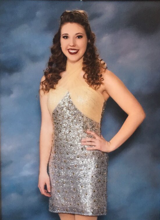 laurenkucera's tweet photo. Next week, I become a Free Spirit Alumni. Thank you show choir for all of the wonderful memories, you will be missed 💛💃🏼 #GloUp https://t.co/7gJaxmDQU7