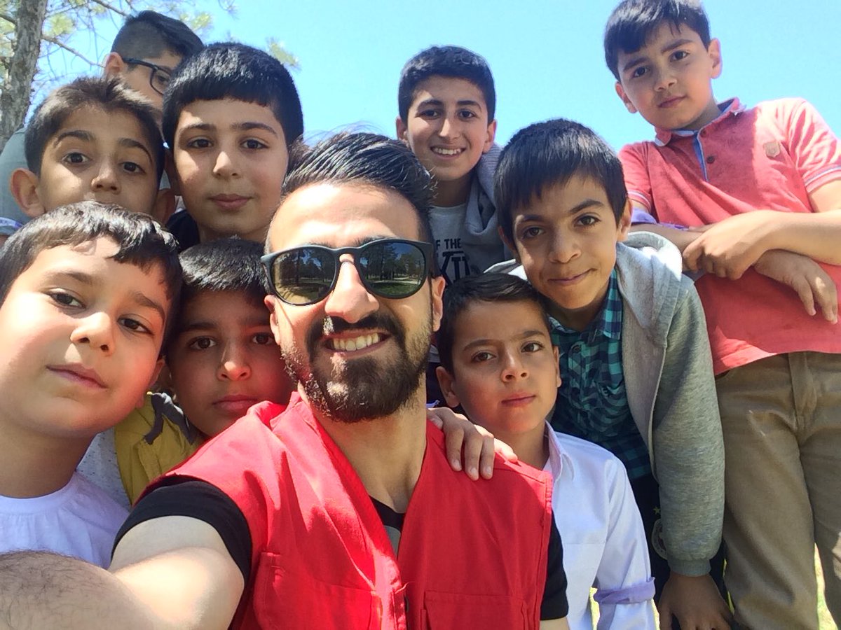 Dünyayı verin çocuklara! Bir çocuk değişir #dünya değişir.
#23nisan #maviçocukfestivali #gençkızılay @diclegenckizilay  @ Fırat Üniversitesi