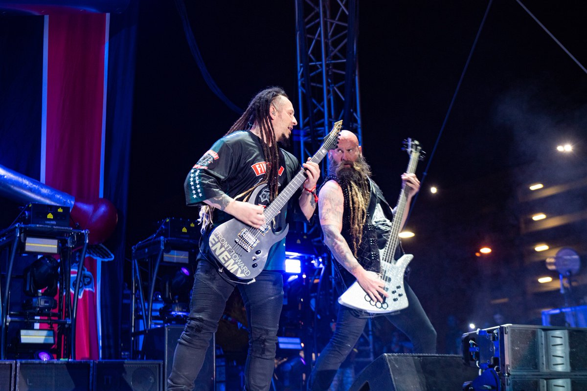 setlistfm's tweet photo. 🎶 @FFDP @LasRageous Day 2 📸: @wayneposner https://t.co/k5FXbnxP3c