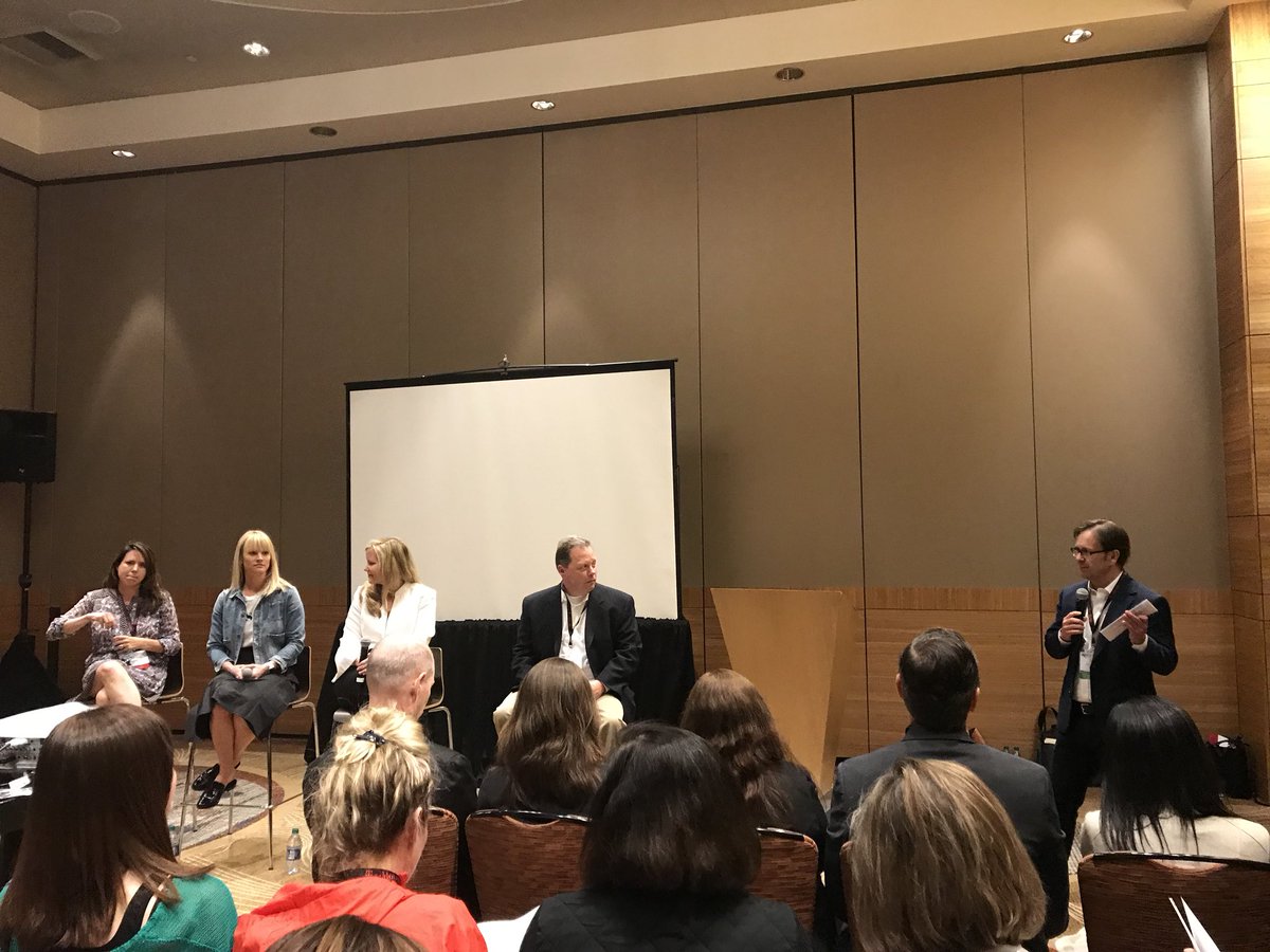 Hearing #career secrets and tips #pr from @prdanlee <a href="/LindaJMills/">Linda Mills</a> <a href="/erindava/">Erin Krause</a> @agilminer #PRSAGameChangers