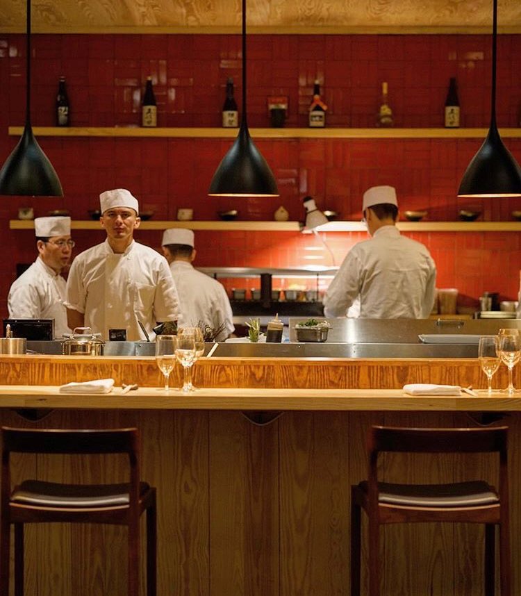 At Kōbō, we serve dishes that are even more focused and intimate. Our sushi is closer to true edomae sushi, using red vinegar from Yokoi Jozo. Both our vegan and non-vegan dishes reflect the seasons and we wish to tell “stories” to our guests through our dishes.