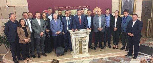 sessizsevdalii's tweet photo. #CHP 15 #milletvekilinin #İP'ye #satışının #gerçekleştiğini borsaya #bildirdi..! 😂 https://t.co/DyrNo0veXI