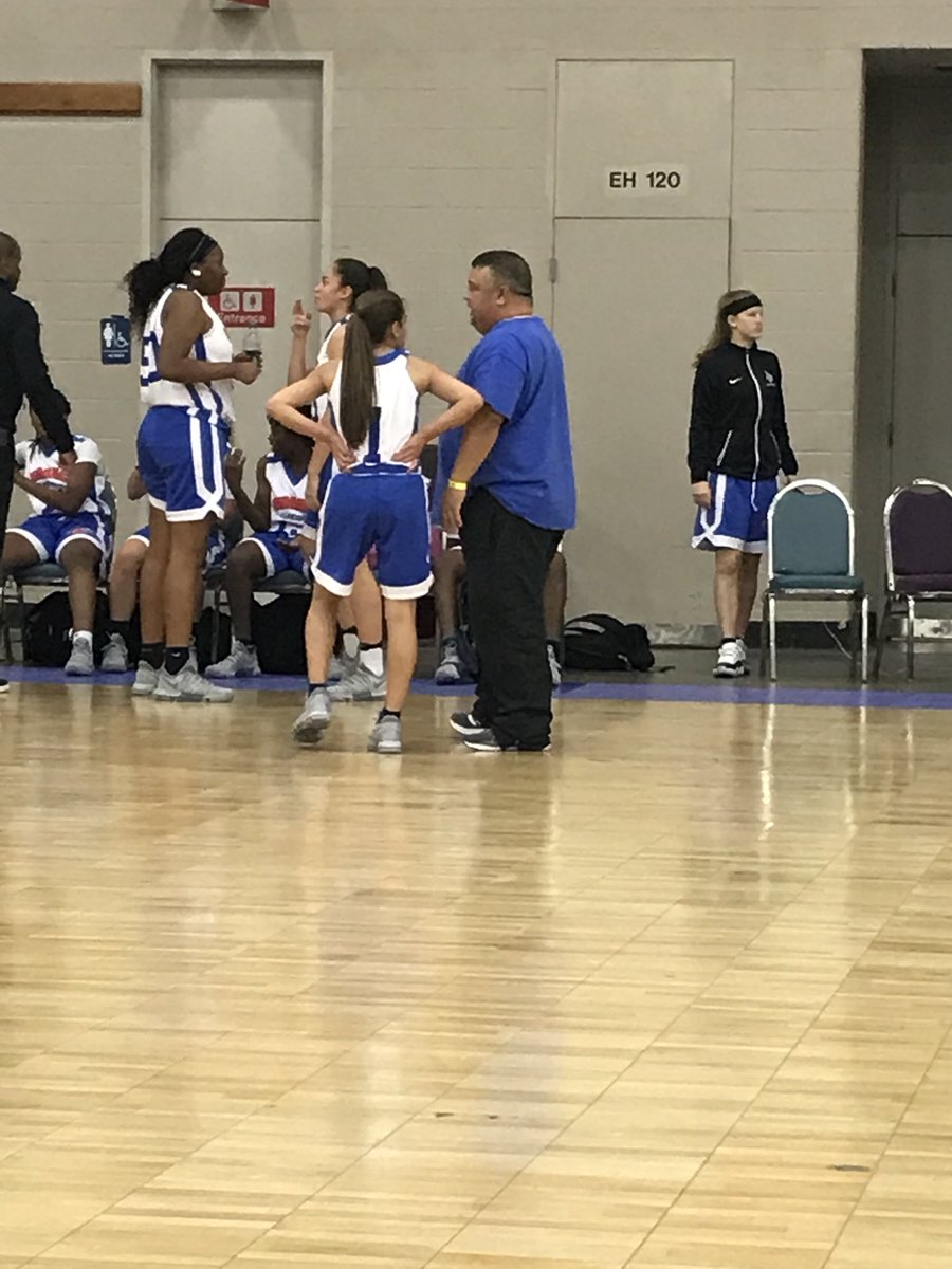 MoriahSanchezz's tweet photo. Great weekend in Kentucky with my family!🏀❤️ @SMAC_Florida @zoraafrayy @jania1107 @OmegaPayton_15 @MyaDianeMcGraw1 @zelimar_23 @Elsieramirez23 https://t.co/YkfbQ3GdQ0
