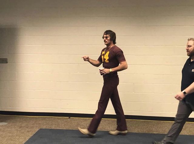 MidlandOfficial's tweet photo. This pointin’ shit ain’t a game! Im a distinguished pointer from a long line of poignant pointers. #ImPointingAtYou #ThePrinceOfPointers
#PointLife https://t.co/1c2iPhezNS https://t.co/V0fGcqJQCh
