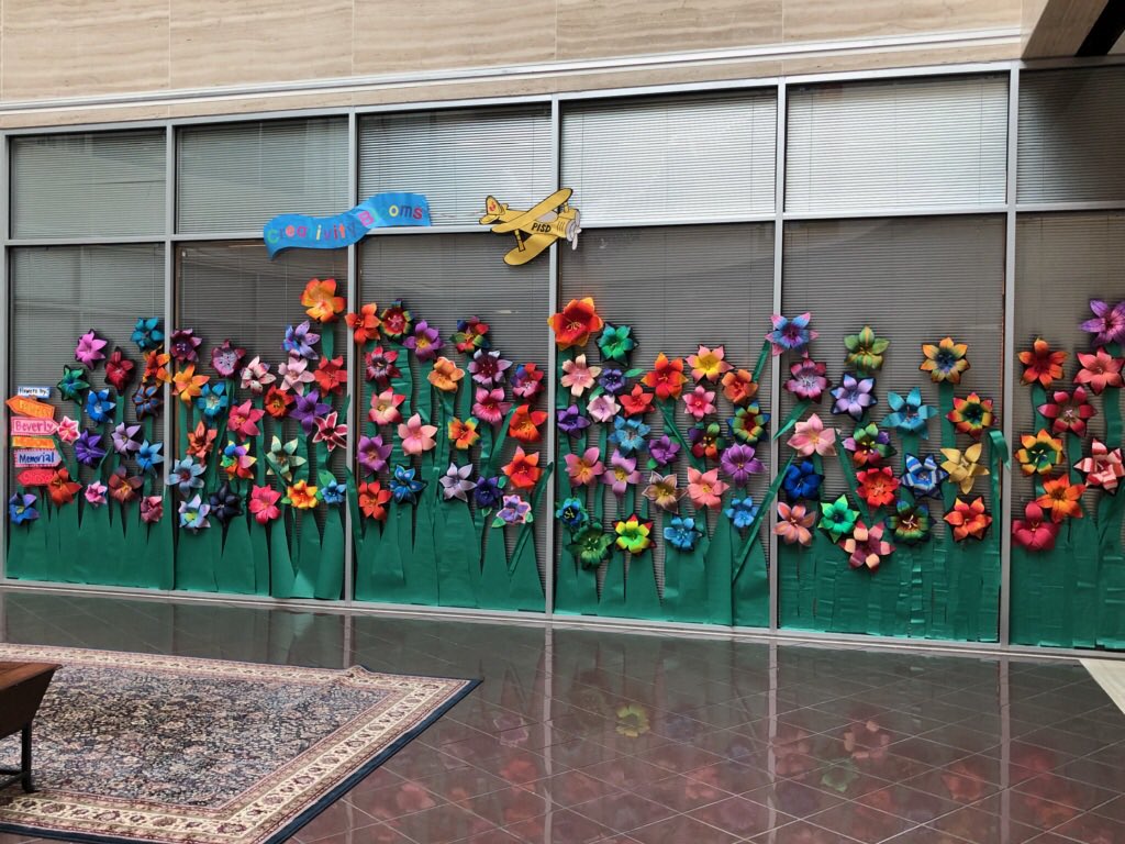 MsMORleyART's tweet image. Creativity is blooming !!#PISDLearns #pisdcreatesart #ElementaryART #spring #artdisplays #bobcatsmartists