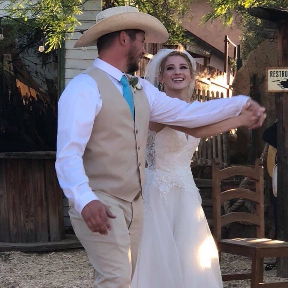 GumbieGirl's tweet photo. {April 14, 2018} Best. Day. Ever. Married my best friend, the love of my life 💚 @worth_tim #SwentWORTH https://t.co/NM10AveaxO
