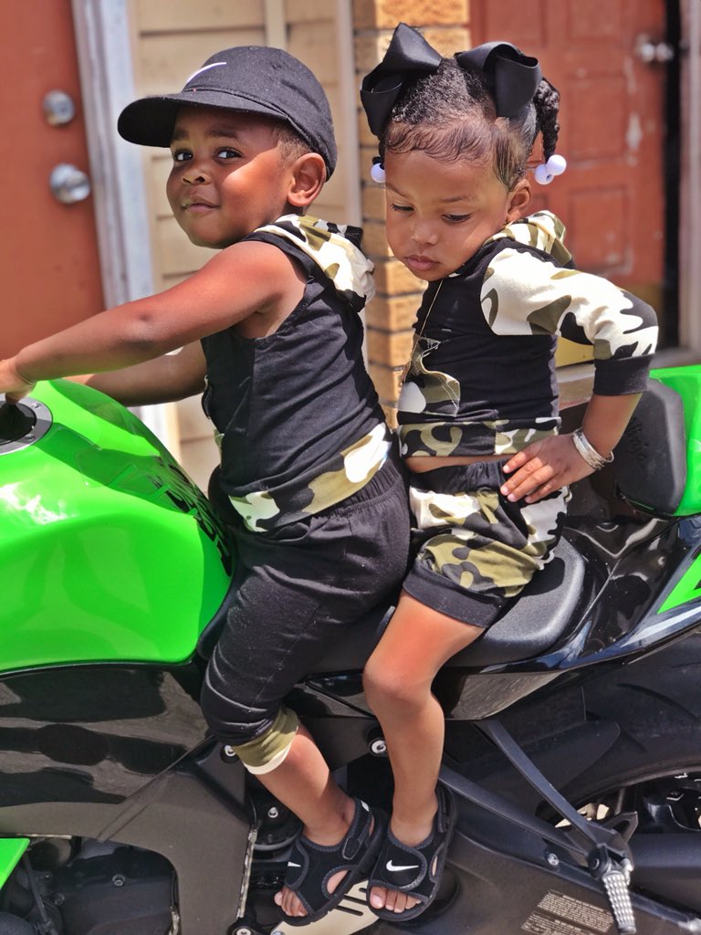 BradAndBrit's tweet photo. Man theyβre so cool! π©π© K-Jay & Bey πππ #KyronJr #BradleyJale https://t.co/QNUazQrsYL