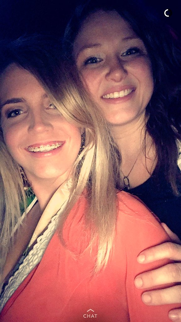 jessiuzzell's tweet photo. I JUST WANTED TO GIVE A SHOUT OUT TO @srl423! HAPPY FUCKING BIRTHDAY GORGEOUS! 💕🎁🎈🎉🎂 You truly are a role model. Keep doing you because you’re killin it! I hope your Day was full of love and laughter. #loveyou #HFBD #youdabomb https://t.co/BXF5BA36em