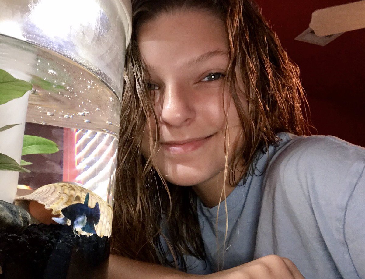 rymcgilbery's tweet photo. R.I.P to my fish maui... gone but never forgotten. love you lil buddy #swimhigh https://t.co/ivlHoXigHR