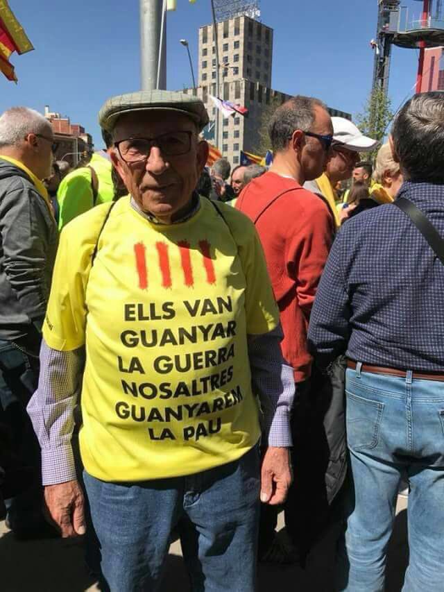 Aquest home només pot ser de Sant Esteve de les Roures, collonut!!