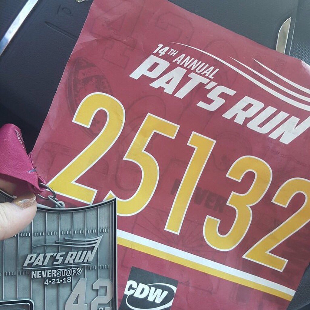 GoDaddyLife's tweet photo. Great weather: ☀️
Good company: ✅
Plus, we got to break in our running shoes.👟👟
A successful #PatsRun2018. 🙌
#GDFIT #GoDaddyLife #GDVET https://t.co/JDUXMPIqZB