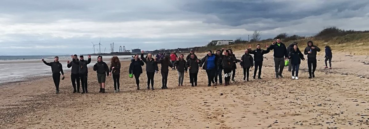 PSOSLevenmouth's tweet photo. Oor Rich and his band of merry PSYV joined the Rotary Club Leven sponsored walk 5km on Sunday! Hunners of £ raised!
#RichtGaid
#MonThePSYV https://t.co/1uec0BHt1R
