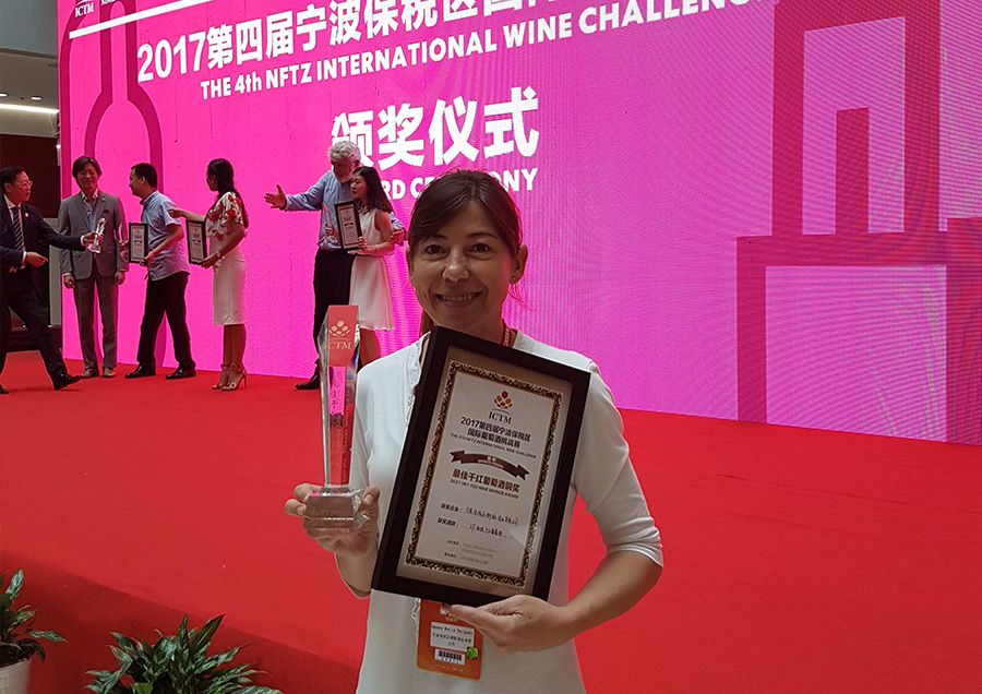 ADIEX_Albacete's tweet photo. #ADIEXsocios In @BodegasWinol they work with clients from all over the world to increase the knowledge about Spanish wines in those countries, mainly of all the certificates of origin of Castile-La Mancha https://t.co/VBcQsjb545 https://t.co/tyNwMynMO8