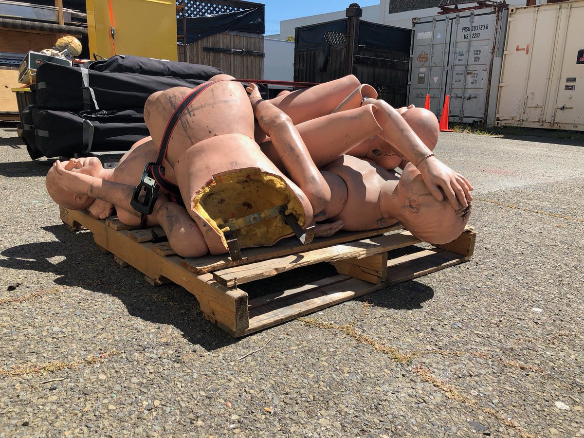 donttrythis's tweet photo. Happy Monday! It’s back to work for these guys, too. #MythBustersJunior https://t.co/LnvJGwU2oX