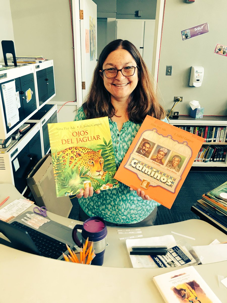 Our Librarian Mrs. Dinicola receiving the books from Isabel Campoy signed by her to our amazing library. #somosbilingües #thankful #signedbytheauthor