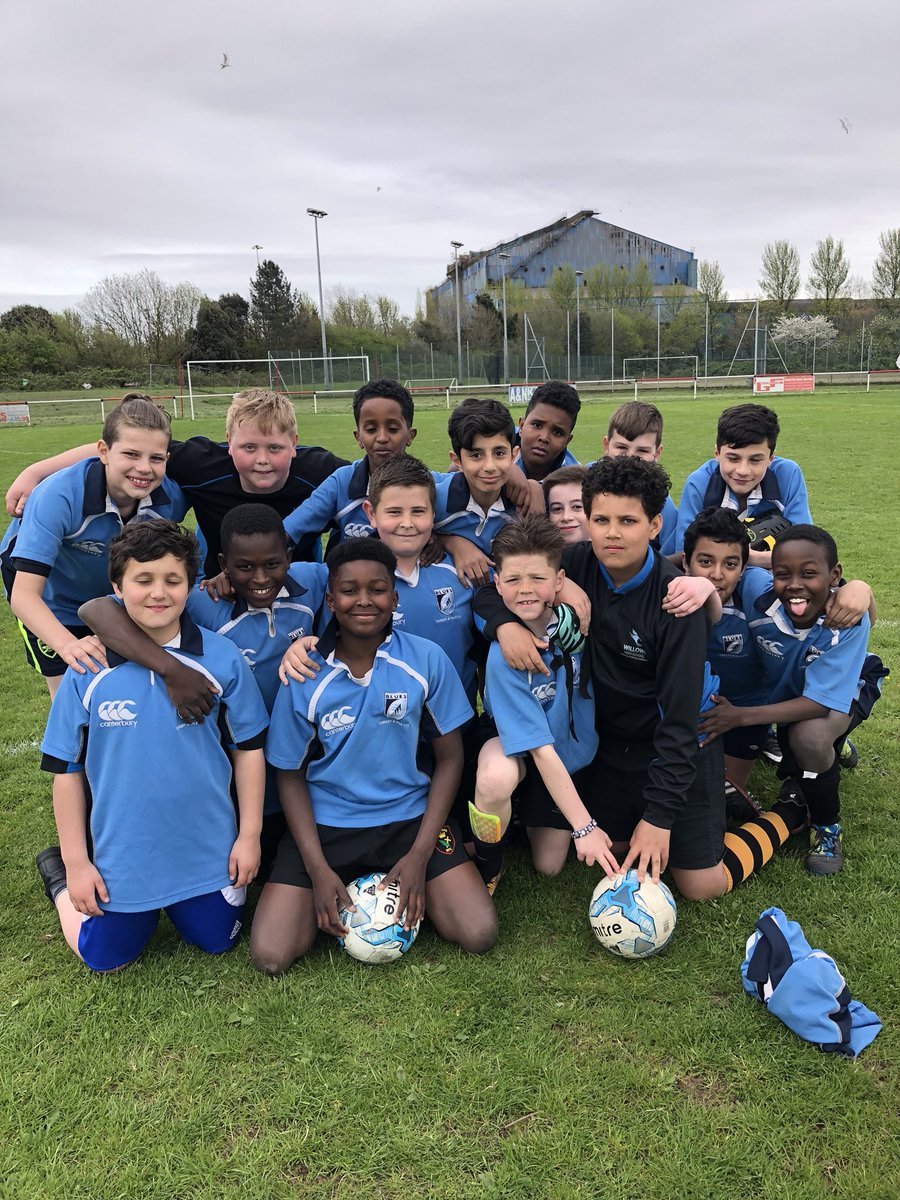 mrjoesage1978's tweet photo. Well deserved 3-1 victory against @stjohnscollege for the year 7 @PEWillows football team. Goals from Kian, William and Tony in an entertaining match. #teameffort https://t.co/kXo4evNvF5