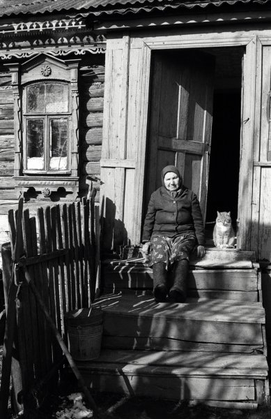 museumMOC's tweet photo. On April 21 the @museumMOC has opened an exhibition of the photo of Yury Imkhanitsky in Kolomna - and the first day #MuseumWeek2018 – a female portrait - #WomenMW, devotes to "The Kolomna 
grandmothers". #MuseumWeek https://t.co/DZGvX0Qxkq