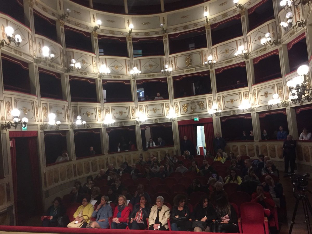 BccBasilicata's tweet photo. Il gioco d'azzardo patologico colpisce in silenzio le persone e le famiglie. Il DG @GiorgioCostant8 spiega, dal punto di vista bancario, come accorgersi di un familiare ludopatico e cosa si può fare, prima che sia troppo tardi. https://t.co/PTnfUFugpm