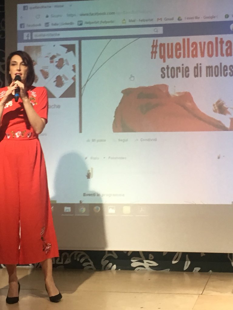 AgneseS's tweet photo. @Giulia_B presenta #quellavoltache al @funkyprize . Un progetto di scrittura collettiva che è diventato un libro edito da @manifestolibri.
Le storie di molestie stanno arrivando a tutti, liberandosi nella condivisione ❣️ https://t.co/hvKw1KYGDr